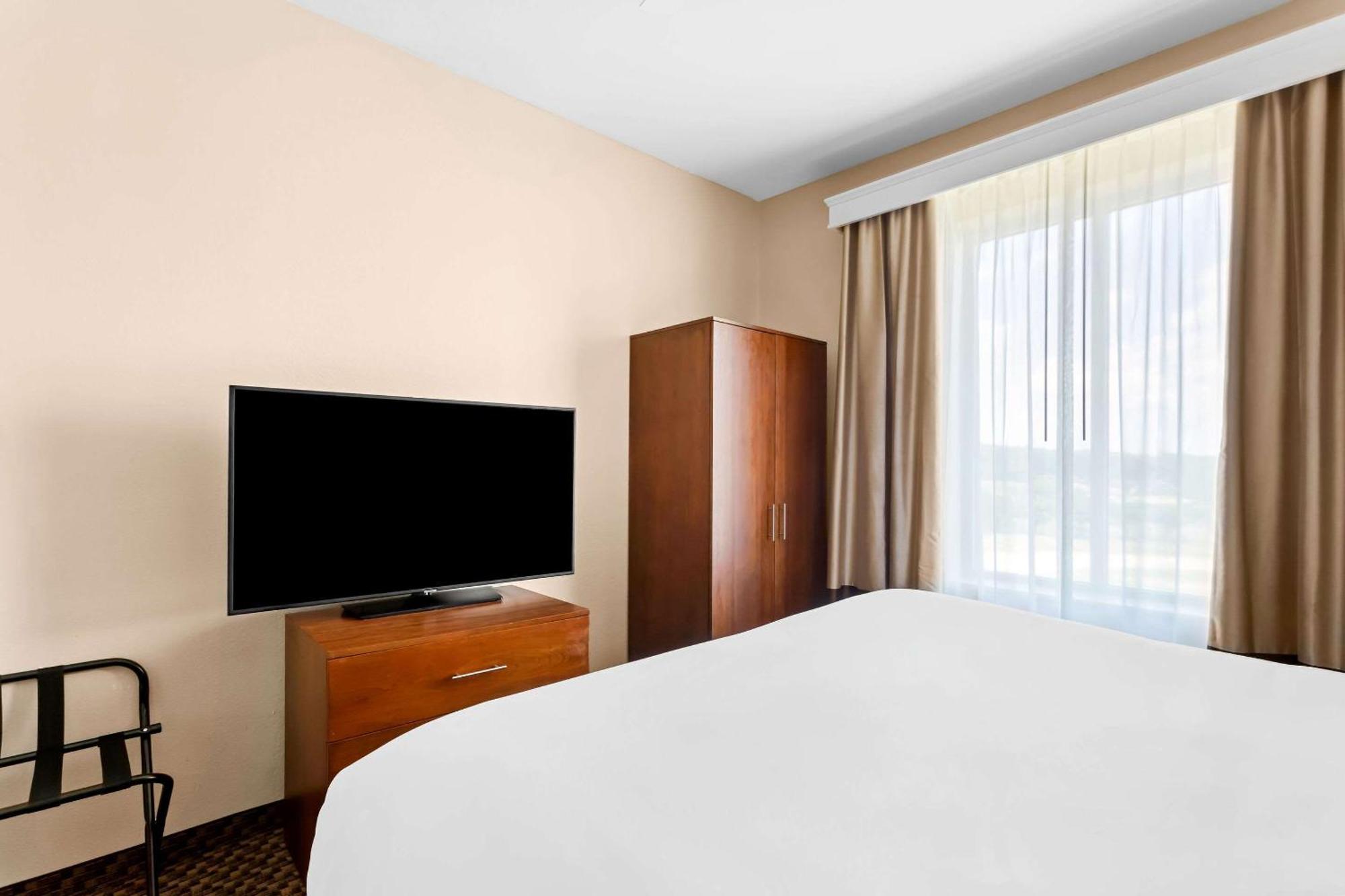 גרנדה Comfort Inn & Suites מראה חיצוני תמונה