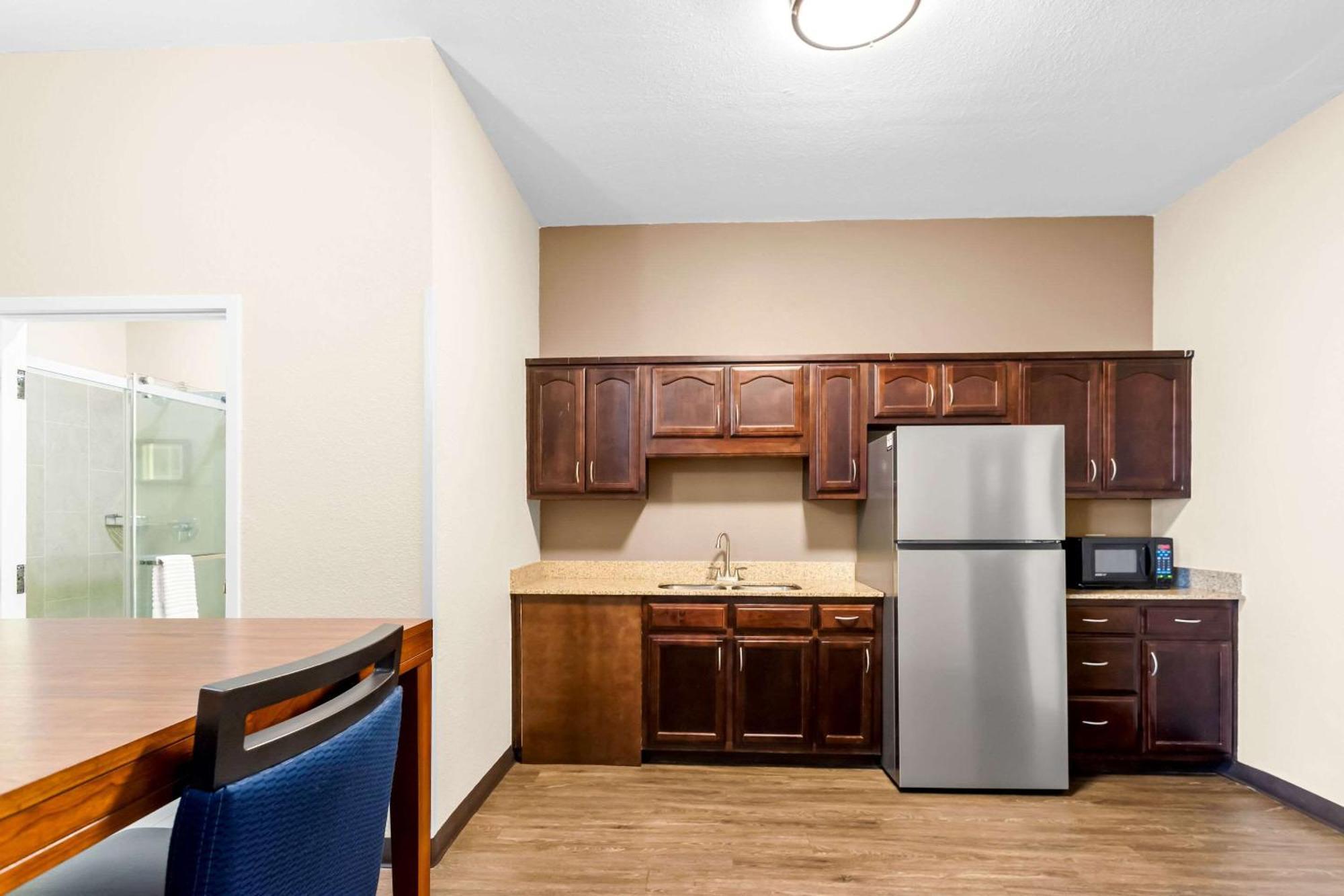 גרנדה Comfort Inn & Suites מראה חיצוני תמונה