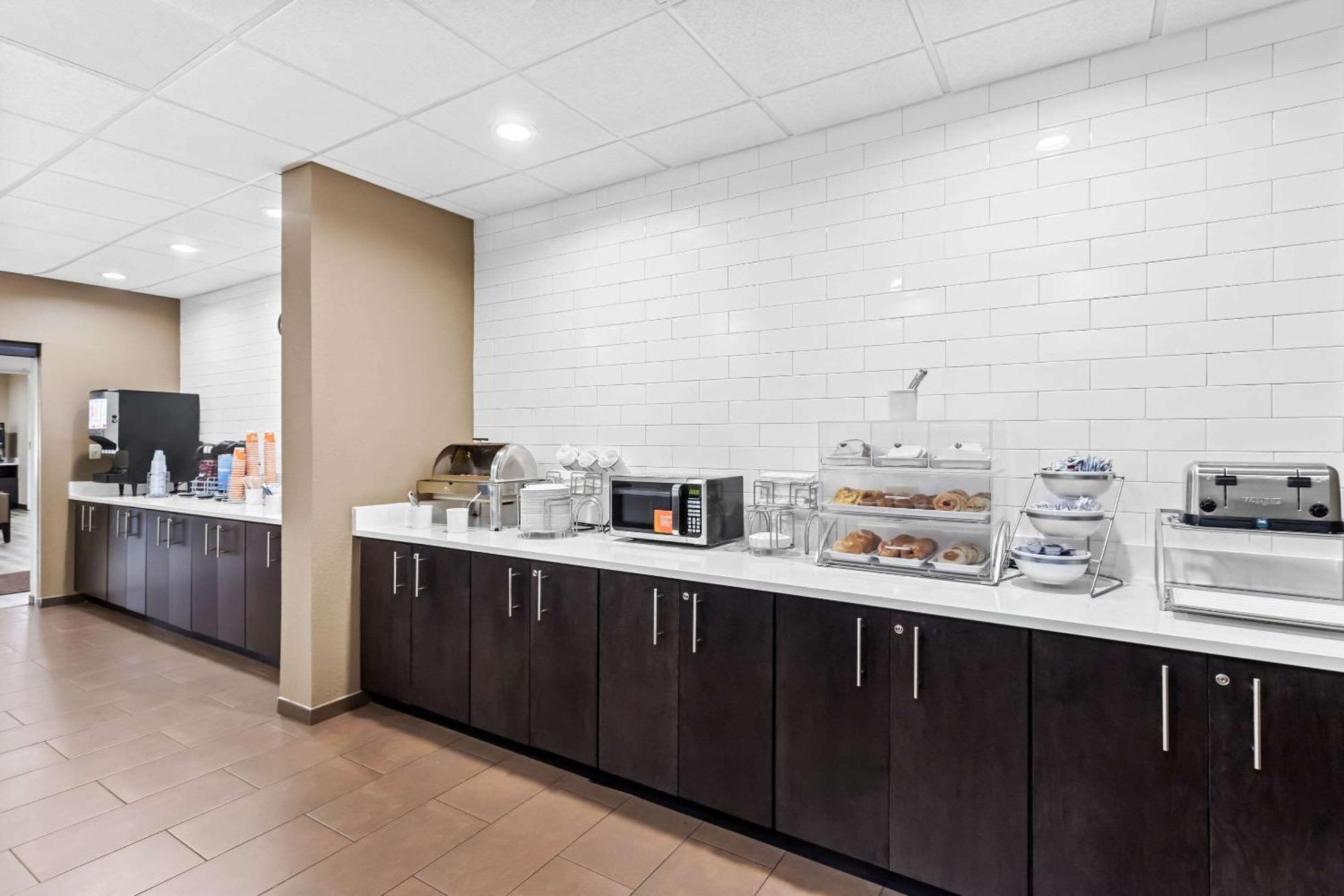 גרנדה Comfort Inn & Suites מראה חיצוני תמונה