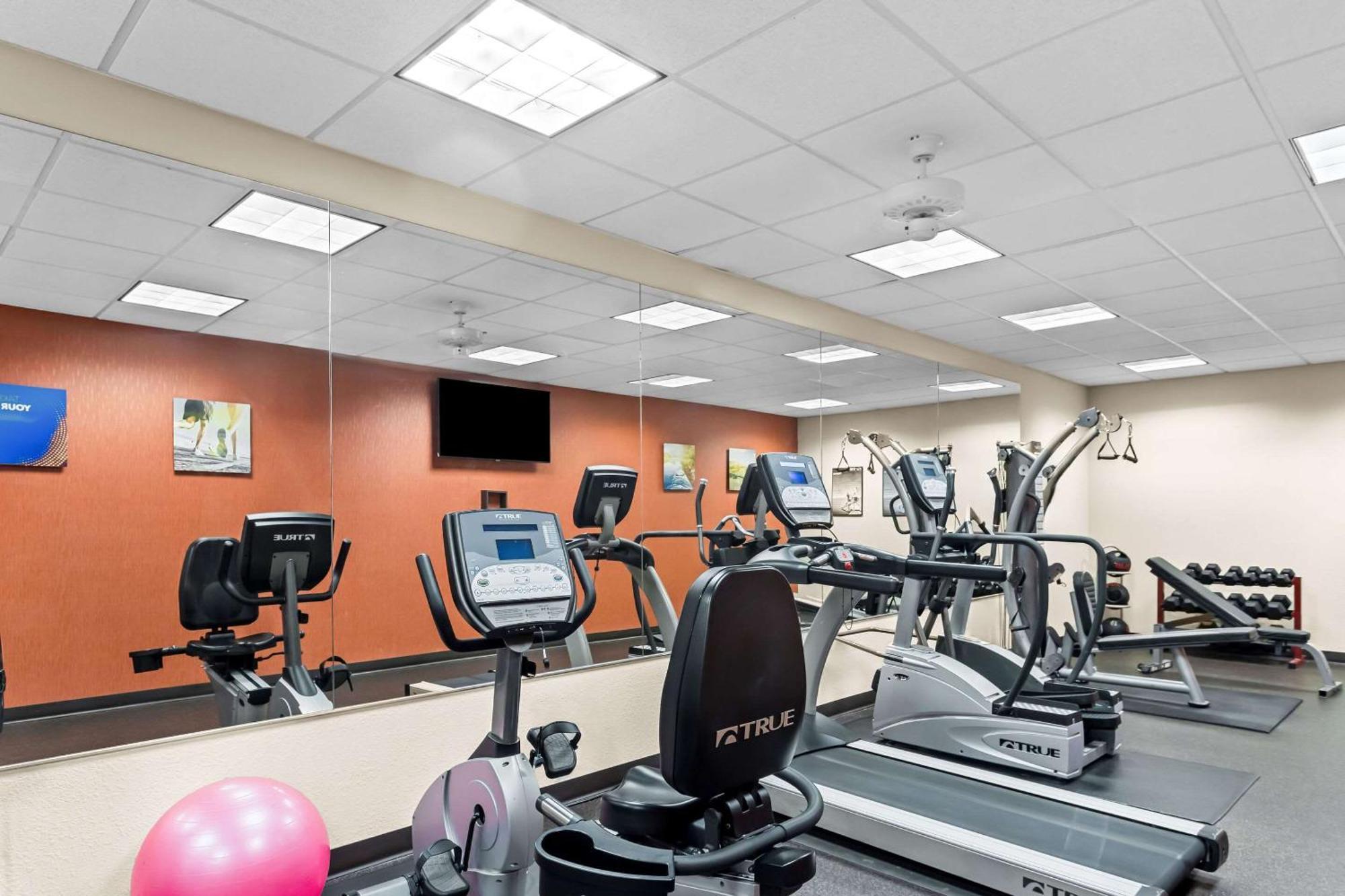 גרנדה Comfort Inn & Suites מראה חיצוני תמונה