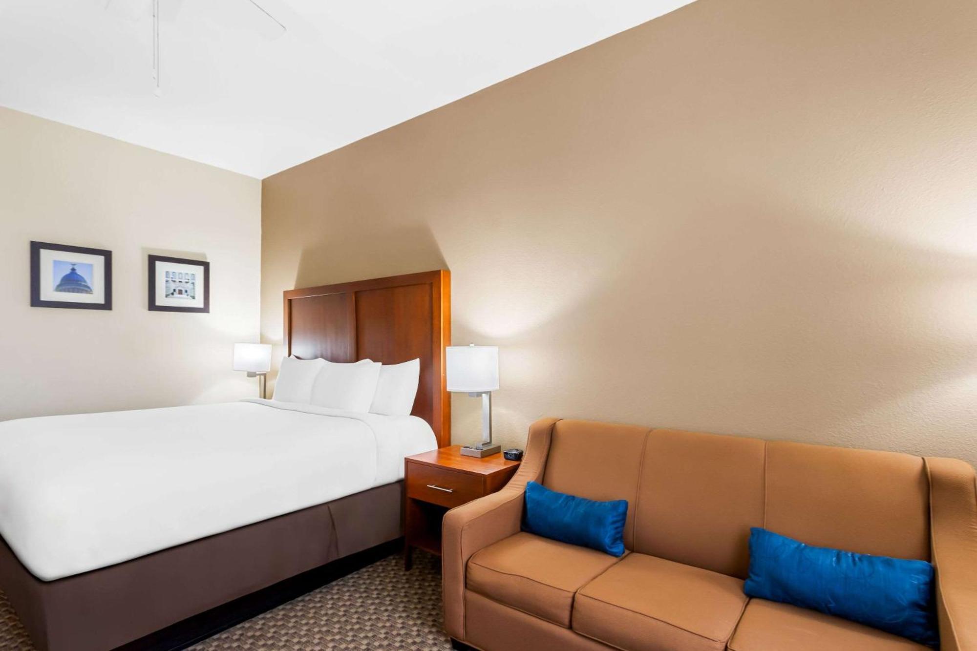 גרנדה Comfort Inn & Suites מראה חיצוני תמונה
