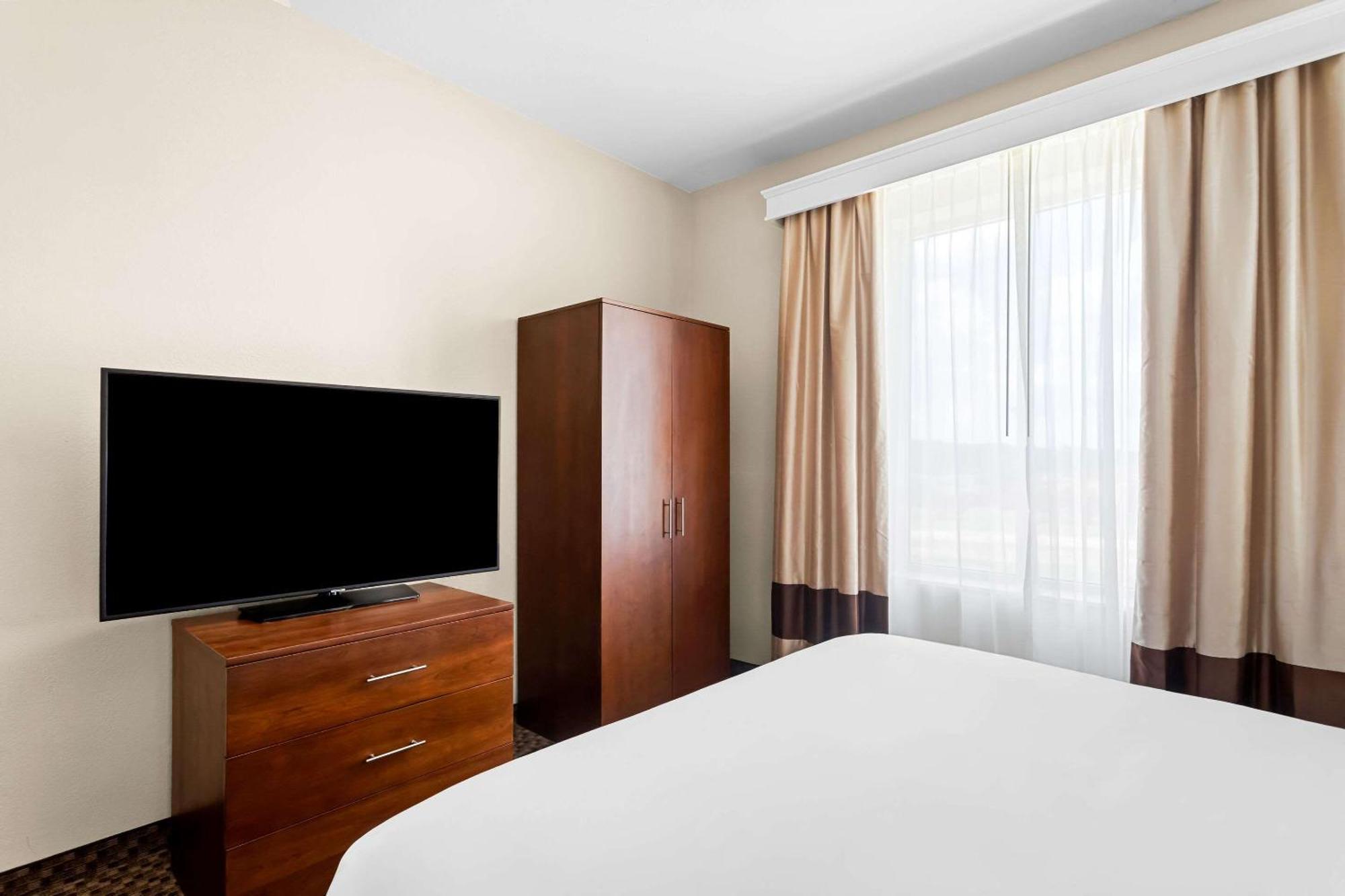 גרנדה Comfort Inn & Suites מראה חיצוני תמונה