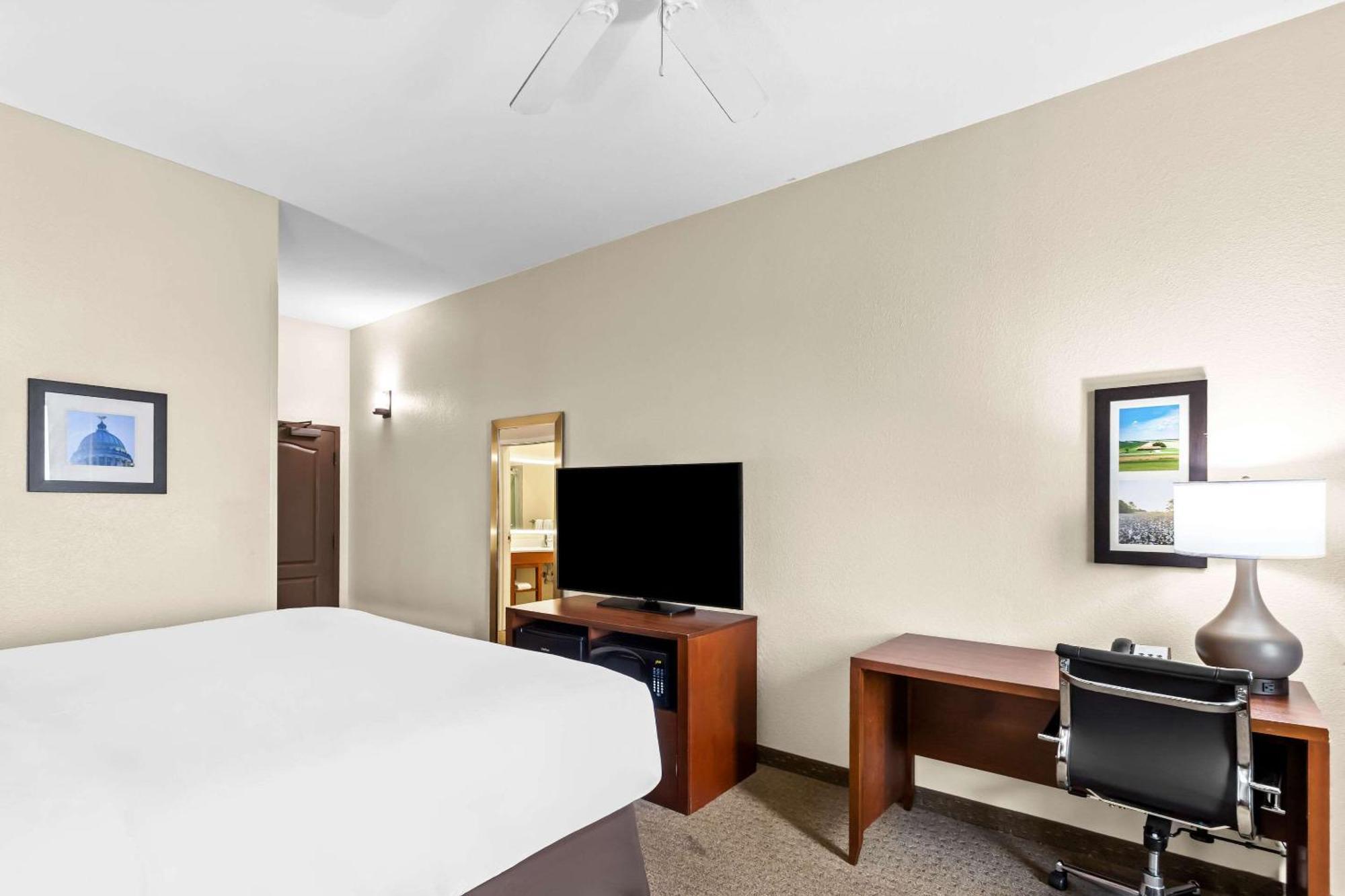 גרנדה Comfort Inn & Suites מראה חיצוני תמונה